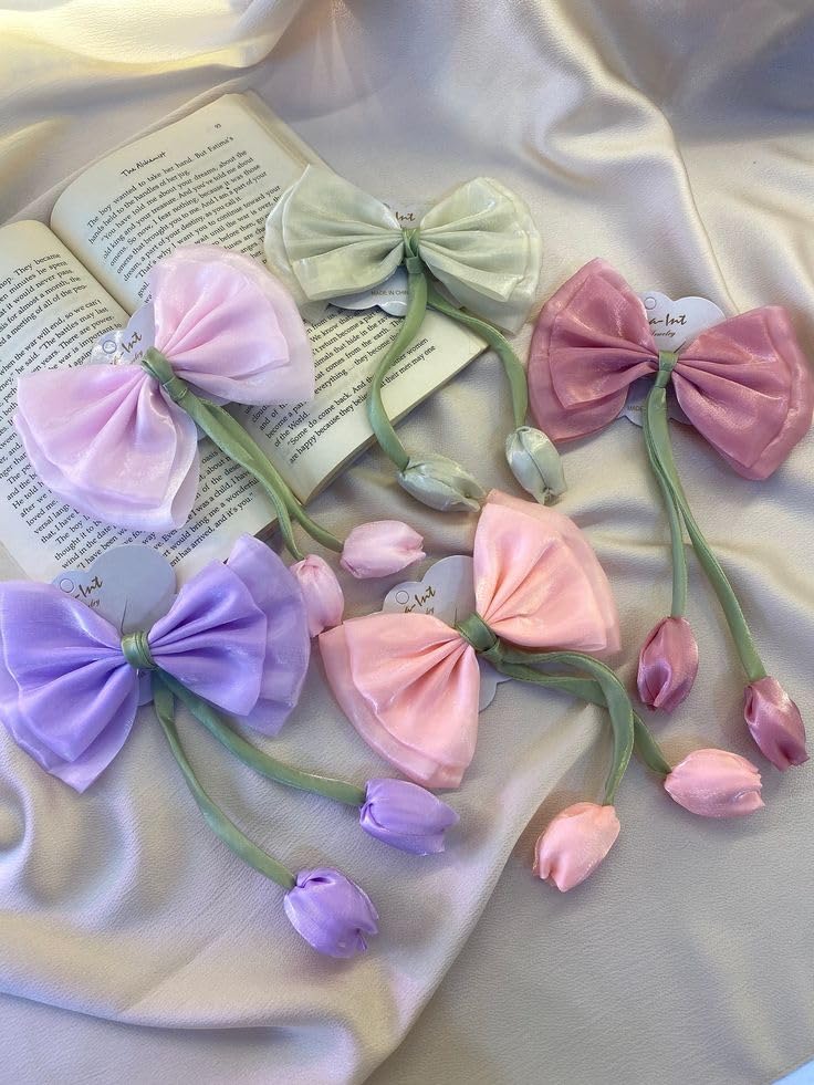 Tulip bow Hair accessory