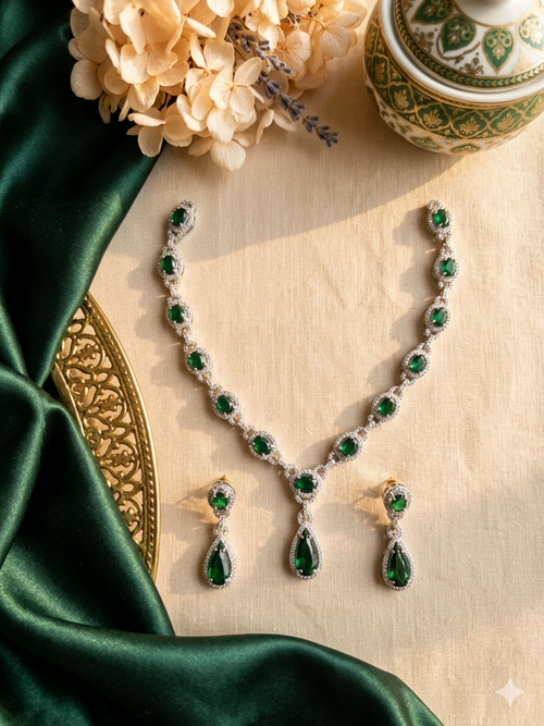 AD Emerald V-shaped Necklace Set