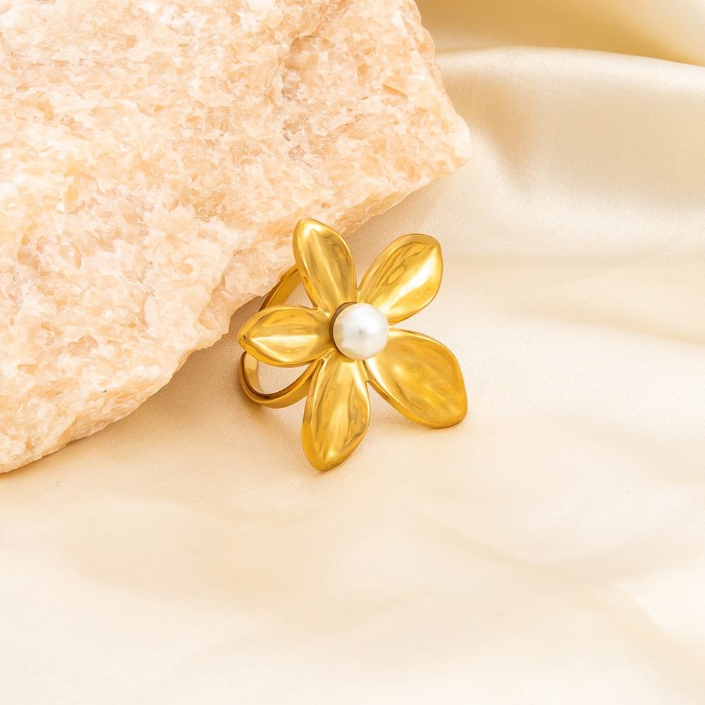 Lily Pearl Adjustable Ring