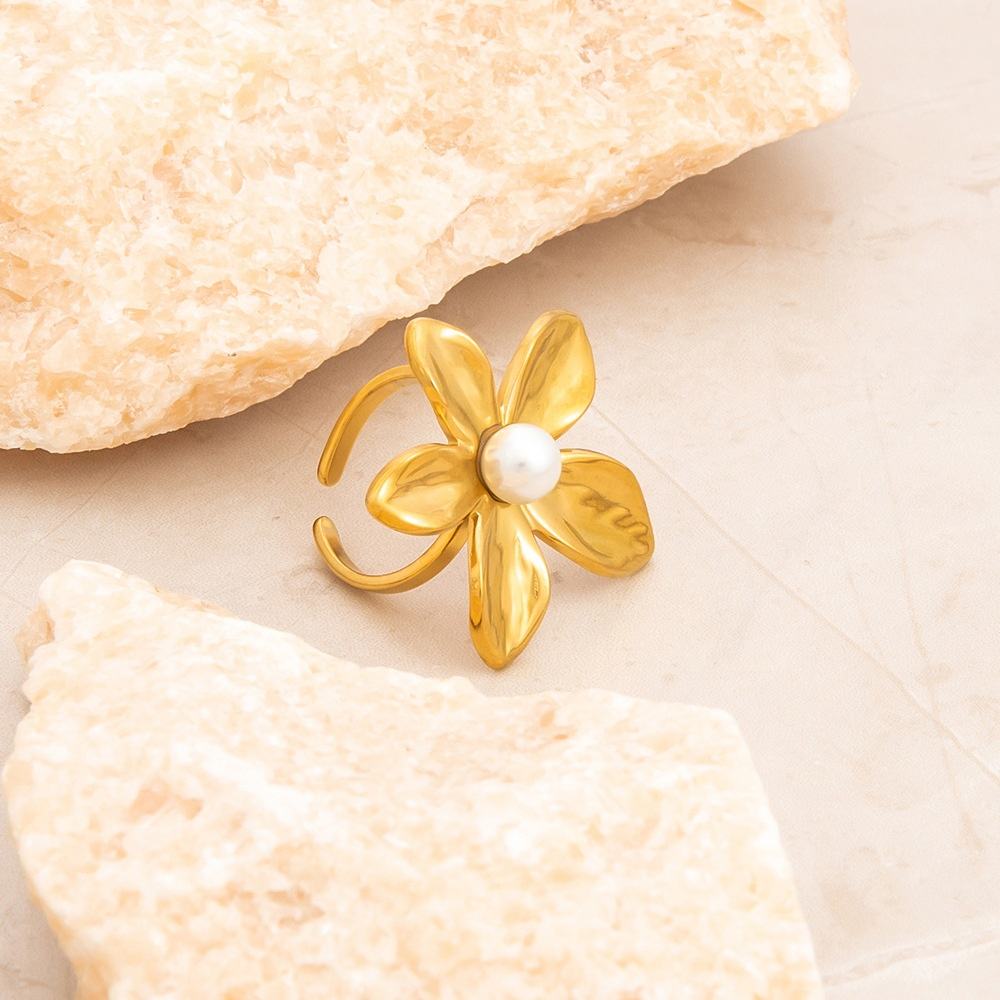 Lily Pearl Adjustable Ring