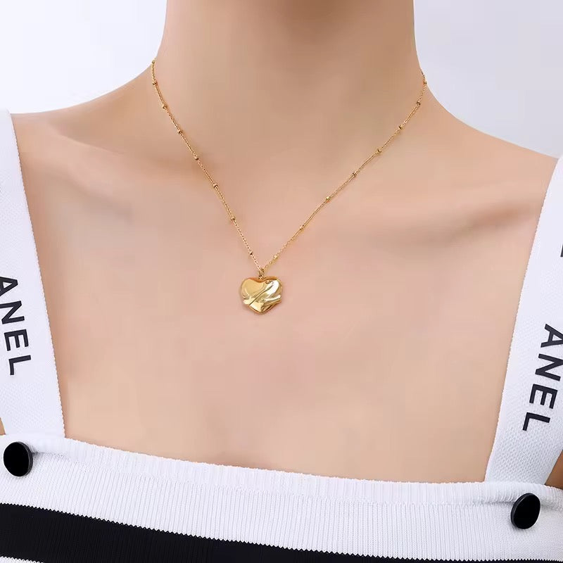 Heart Hug Necklace